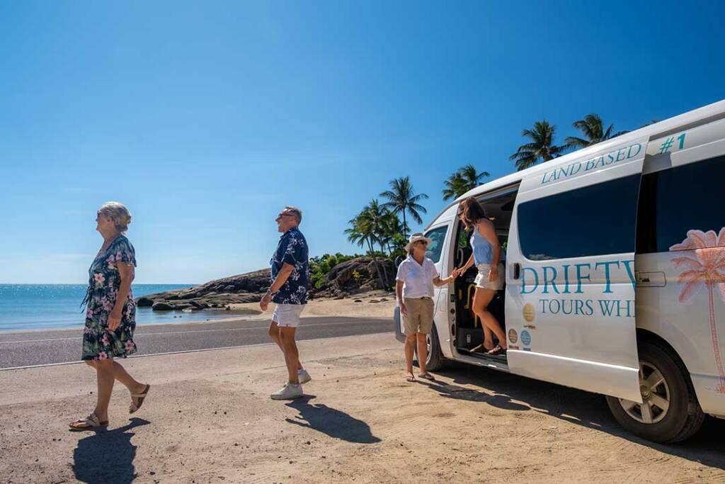 Driftwood-Tours-Airlie-Beach-8